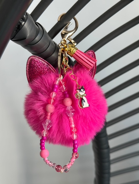 porte clé loulou rose perle et breloque chat