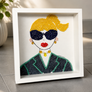 tableau binocle Bella perles et paillettes colorées