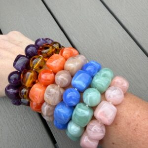 Les bracelets grosses perles acryliques colorées