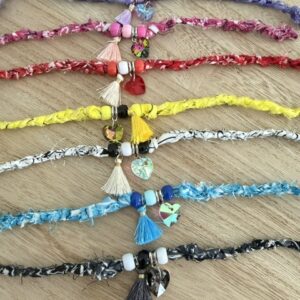 Bracelet - POP - tissu bandana, breloque coeur et pompon coloré