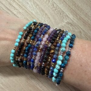 Bracelet Zenith - perles naturelles colorées et hématites dorées ou argentées