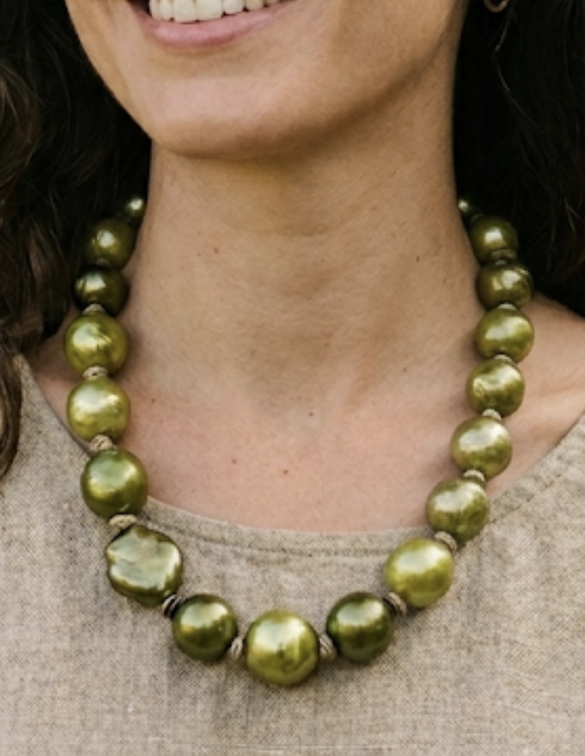 collier vert olive en grosses perles 