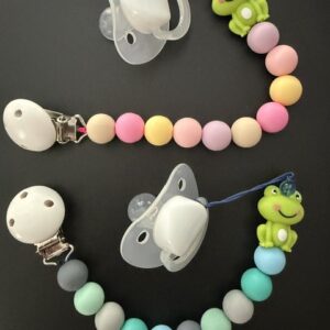 porte tétine pour bébé perles acryliques colorées